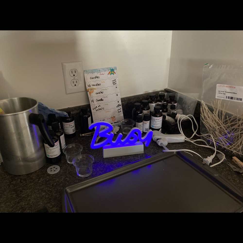 “ BUSY” LED WORKSPACE DECOR - Picture 7 of 10